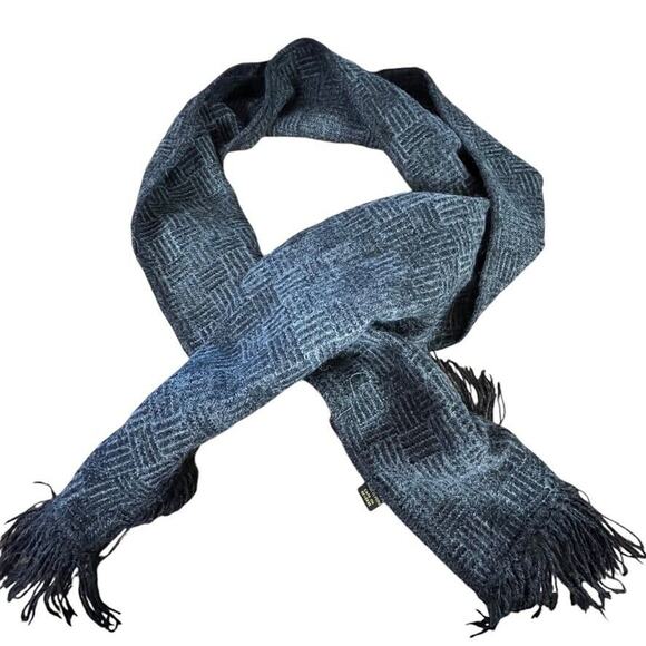 Andean Tradition Alpaca Blend Peru Made Gray Black Warm Winter Scarf Fringe - Picture 1 of 11